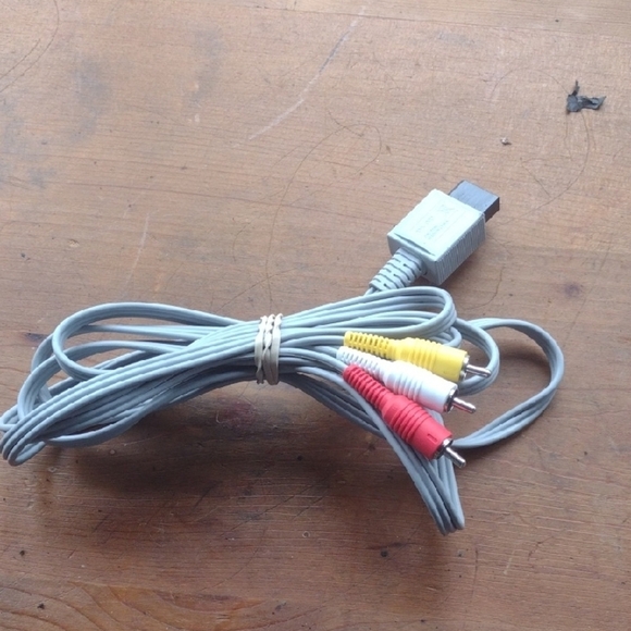 Nintendo Universal AV Cable for Video Game Consoles - Gray - Picture 1 of 3